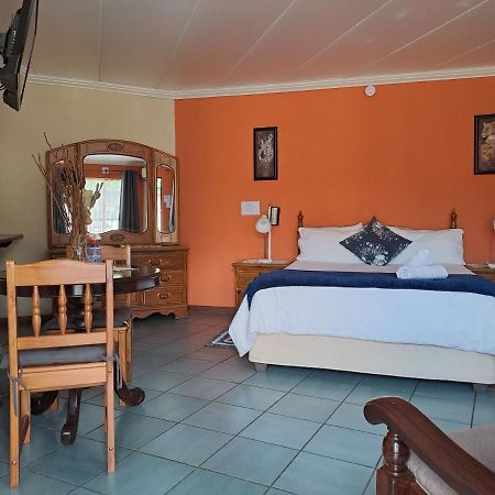 Amigos Bed & Breakfast - No Loadshedding Mbombela ภายนอก รูปภาพ