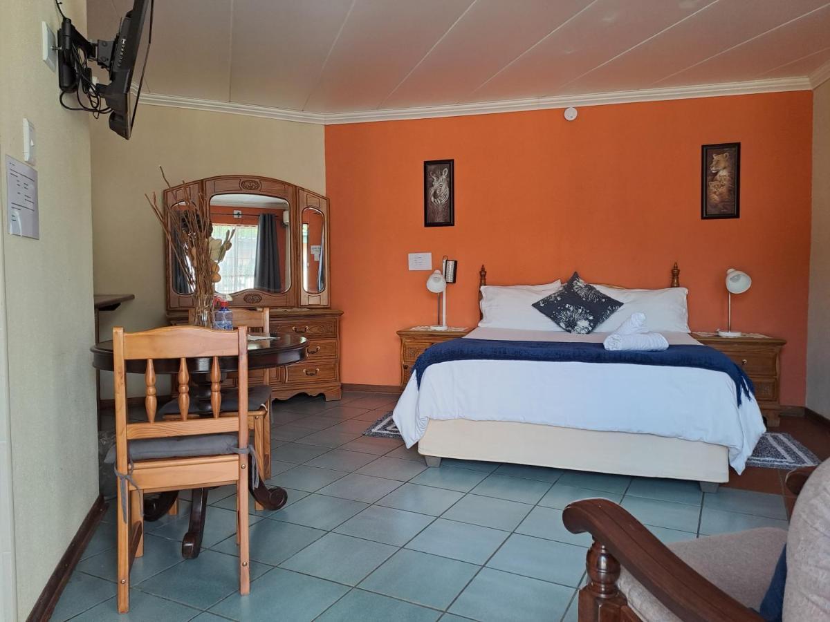 Amigos Bed & Breakfast - No Loadshedding Mbombela ภายนอก รูปภาพ