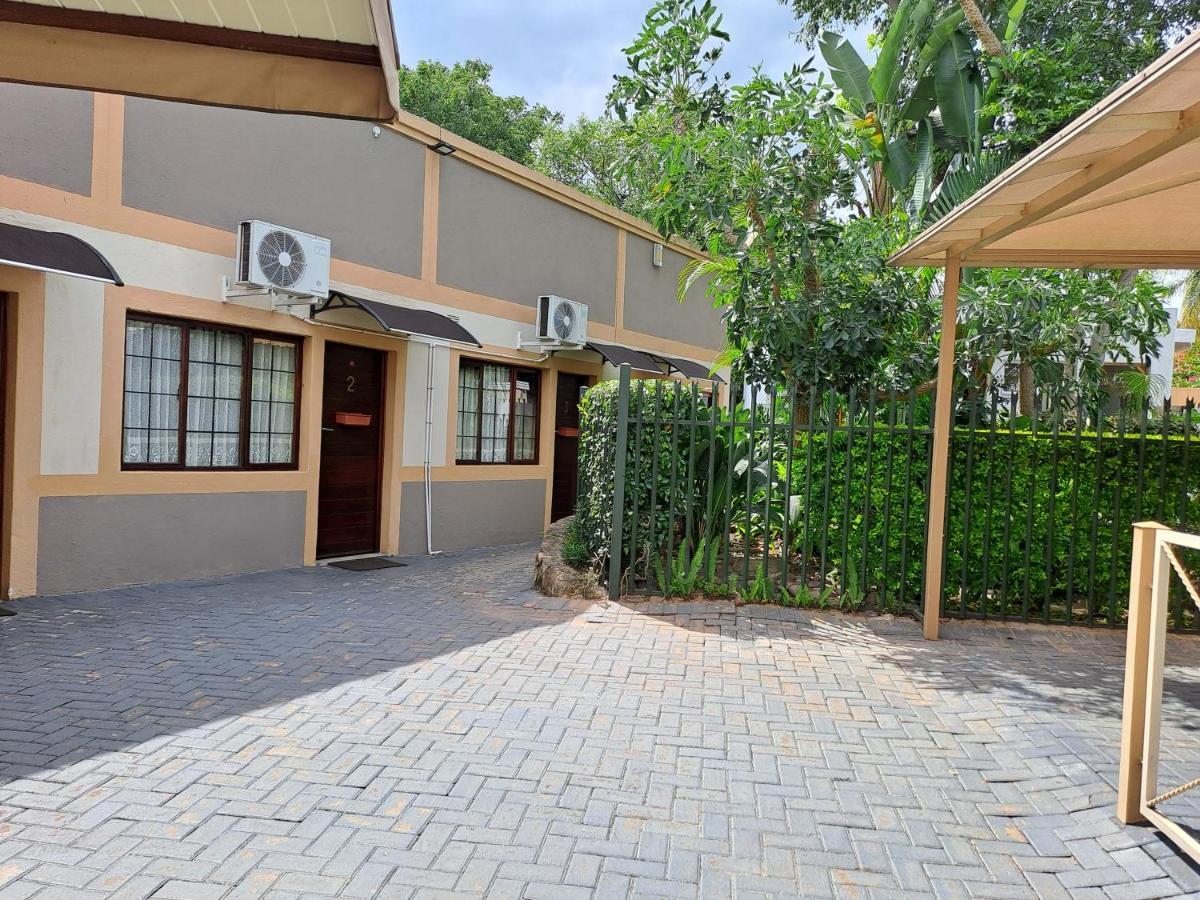 Amigos Bed & Breakfast - No Loadshedding Mbombela ภายนอก รูปภาพ