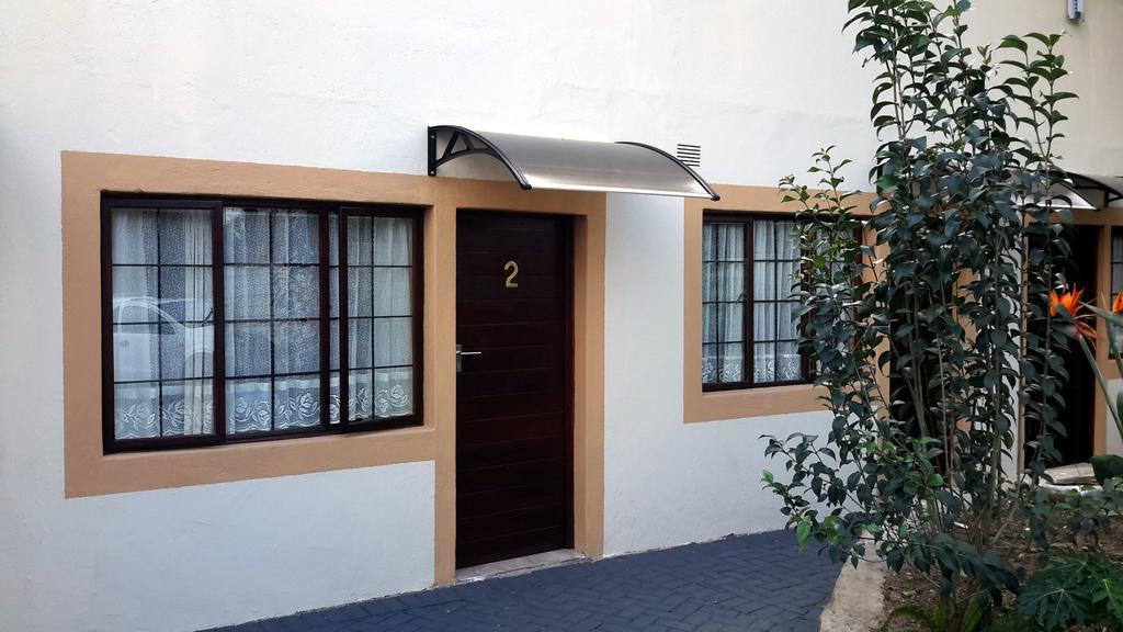 Amigos Bed & Breakfast - No Loadshedding Mbombela ภายนอก รูปภาพ