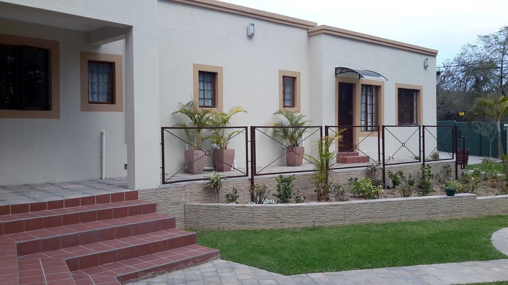Amigos Bed & Breakfast - No Loadshedding Mbombela ภายนอก รูปภาพ
