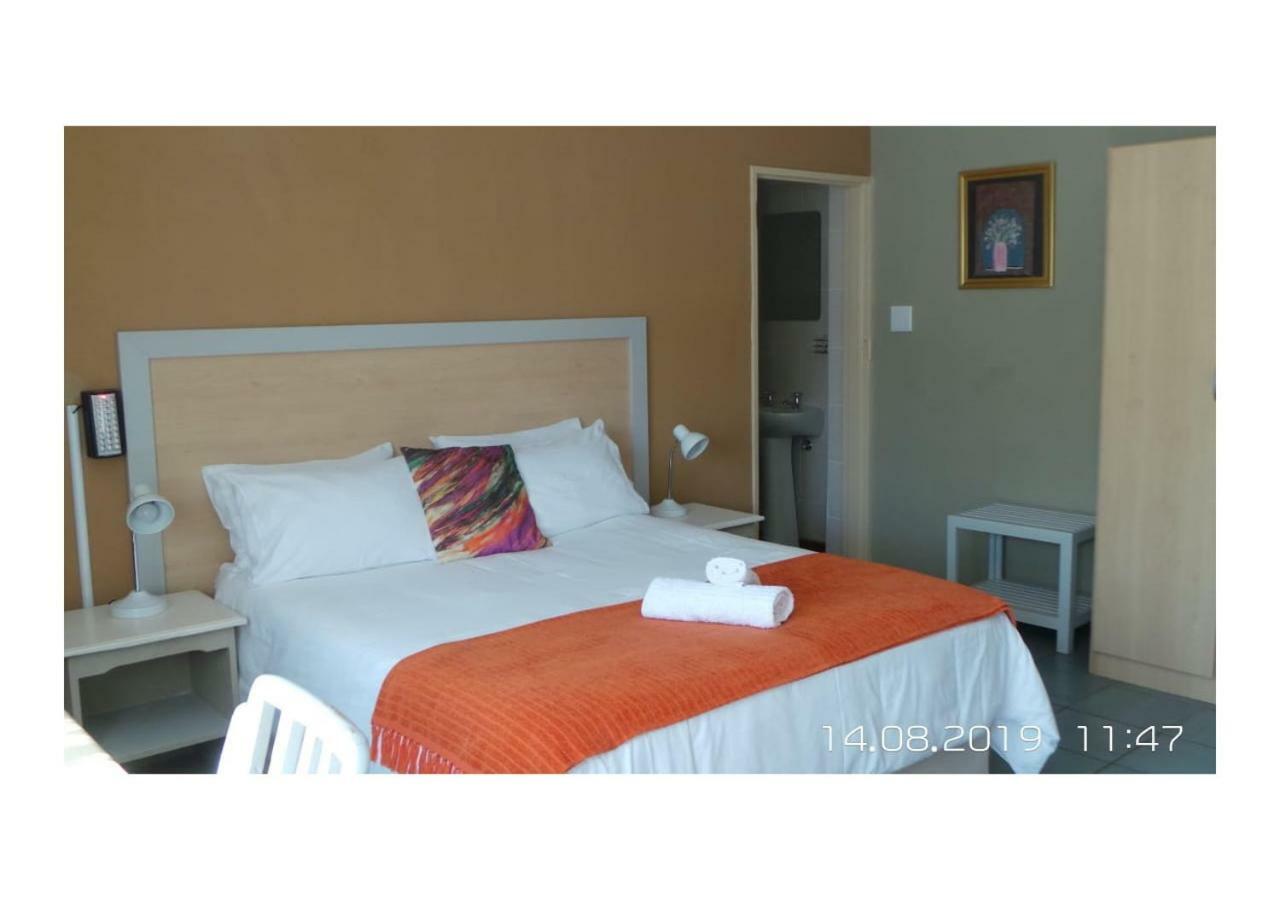 Amigos Bed & Breakfast - No Loadshedding Mbombela ภายนอก รูปภาพ