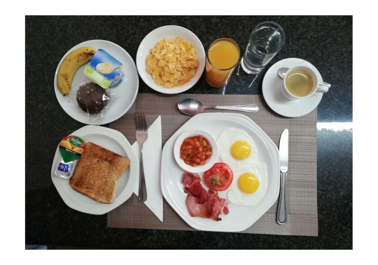 Amigos Bed & Breakfast - No Loadshedding Mbombela ภายนอก รูปภาพ